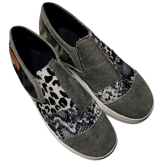 WOMEN'S (SIZE 11) SLIP-ON FASHION SNEAKER - Picture 3 of 5